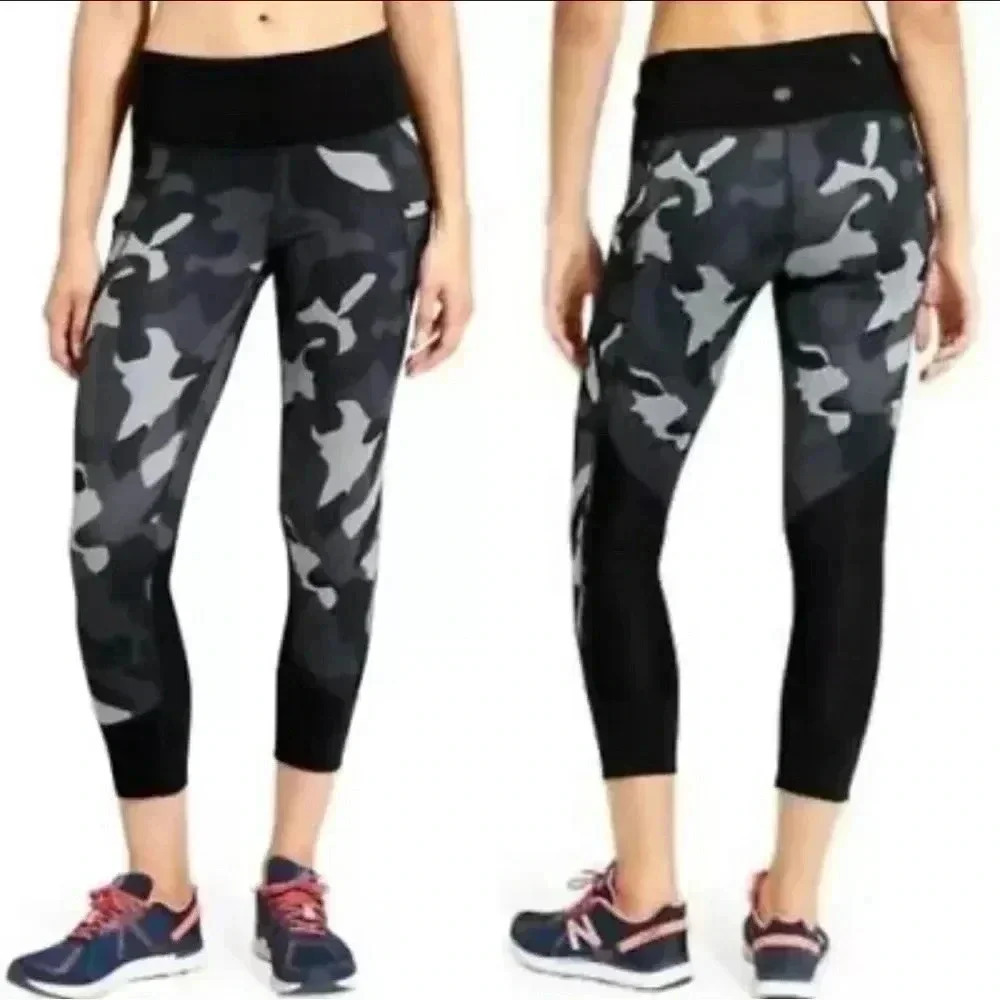 Athleta Leggings Camo Relay Capri 2.0 Gray Black 347929 Women’s Small Gym Active